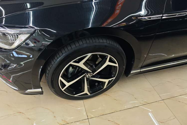 Used Volkswagen Magotan 2023 2 Million Units Commemorative Edition 330TSI DSG Luxury Version Exterior 4