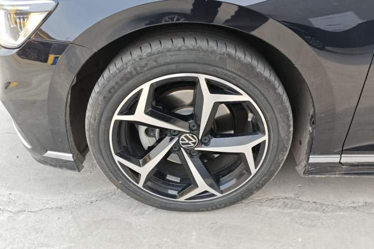 Used Volkswagen Magotan 2023 2 Million Units Commemorative Edition 330TSI DSG Luxury Version Exterior 4