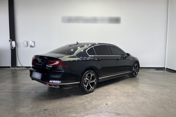 Used Volkswagen Magotan 2023 2 Million Units Limited-Edition 380TSI DSG Flagship Version Exterior 4
