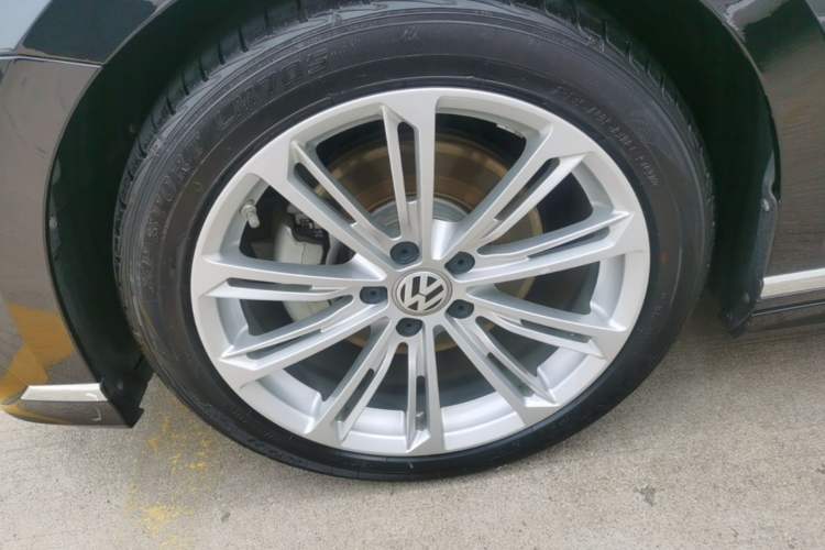 Used Volkswagen Magotan 2023 2 Million Units Limited Edition 330TSI DSG Leading Version Exterior 4