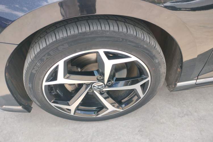 Used Volkswagen Magotan 2023 2 Million Units Limited Edition 330TSI DSG Leading Version Exterior 4