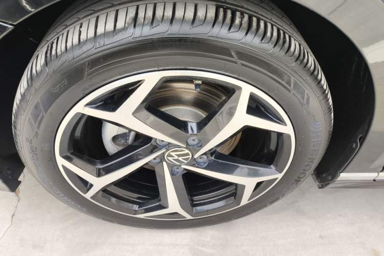 Used Volkswagen Magotan 2023 2 Million Units Commemorative Edition 330TSI DSG Luxury Version Exterior 4