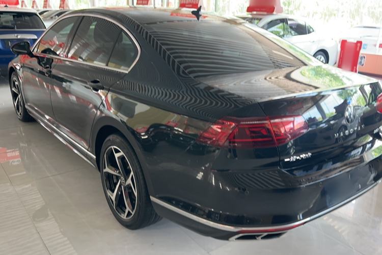 Used Volkswagen Magotan 2023 2 Million Units Limited Edition 330TSI DSG Leading Version Exterior 4