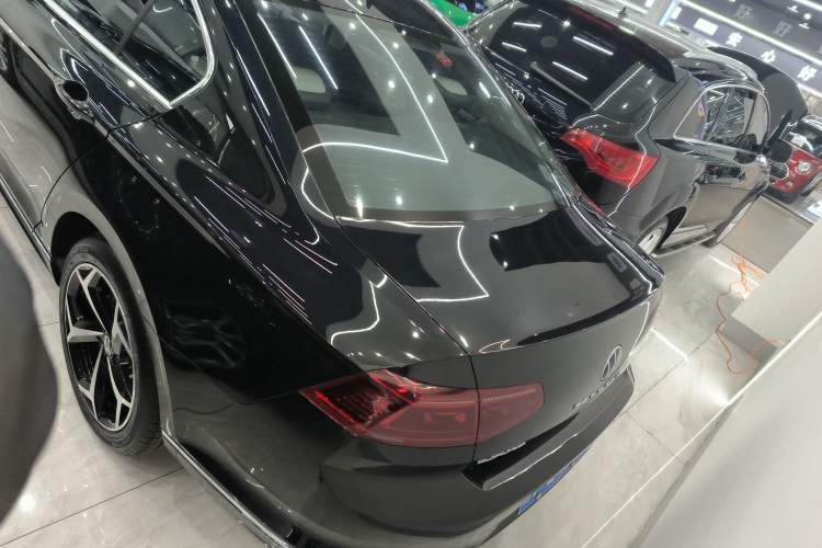 Used Volkswagen Magotan 2023 2 Million Units Commemorative Edition 330TSI DSG Luxury Version Exterior 4