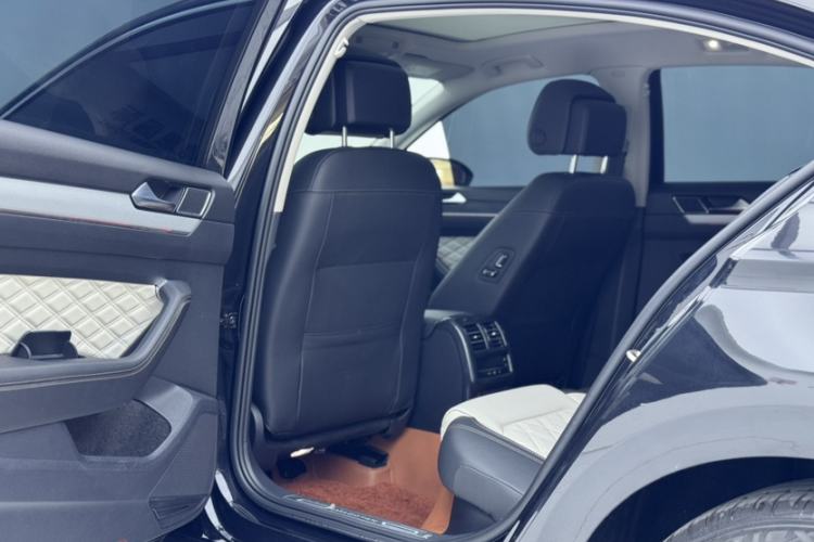 Used Volkswagen Magotan 2023 2 Million Units Commemorative Edition 330TSI DSG Luxury Version Exterior 4