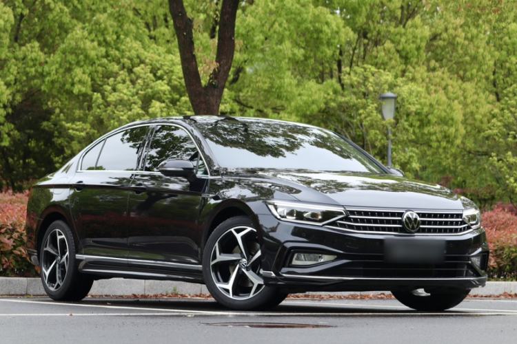 Used Volkswagen Magotan 2023 2 Million Units Commemorative Edition 330TSI DSG Luxury Version Exterior 4