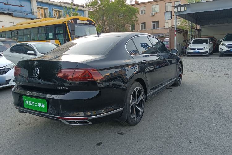 Used Volkswagen Magotan 2023 2 Million Units Limited Edition 330TSI DSG Leading Version Exterior 4
