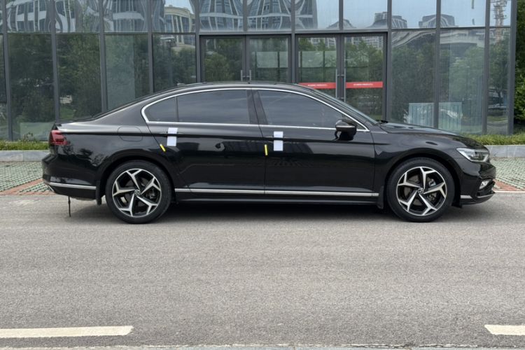Used Volkswagen Magotan 2023 2 Million Units Limited Edition 330TSI DSG Leading Version Exterior 4