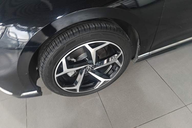 Used Volkswagen Magotan 2023 2 Million Units Limited Edition 280TSI DSG Leading Version Exterior 4