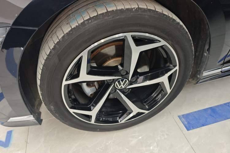 Used Volkswagen Magotan 2023 2 Million Units Limited Edition 330TSI DSG Leading Version Exterior 4