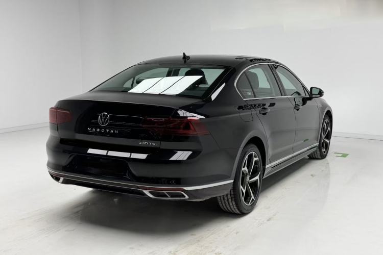 Used Volkswagen Magotan 2023 2 Million Units Limited Edition 330TSI DSG Leading Version Exterior 4