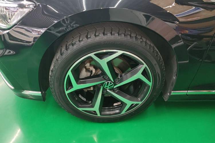 Used Volkswagen Magotan 2023 2 Million Units Limited Edition 280TSI DSG Leading Version Exterior 4