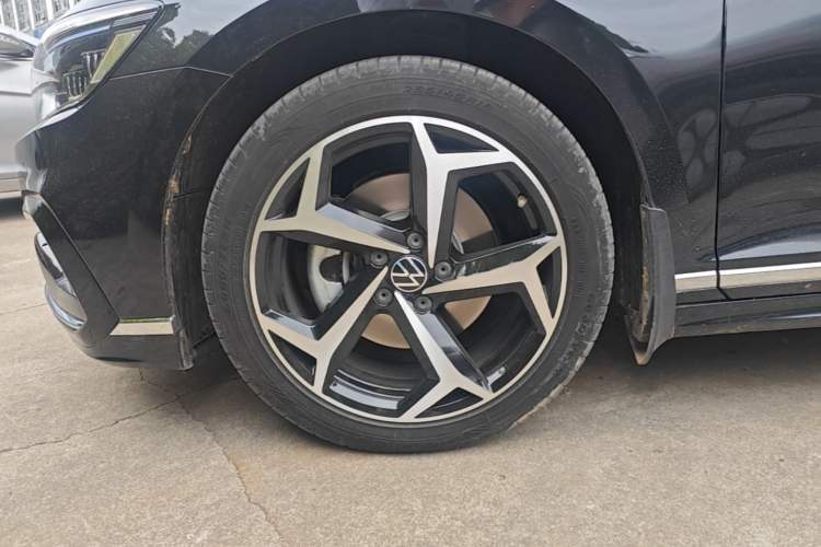 Used Volkswagen Magotan 2023 2 Million Units Commemorative Edition 330TSI DSG Luxury Version Exterior 4