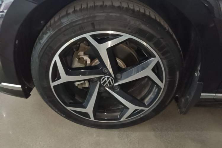 Used Volkswagen Magotan 2023 2 Million Units Limited Edition 330TSI DSG Leading Version Exterior 4