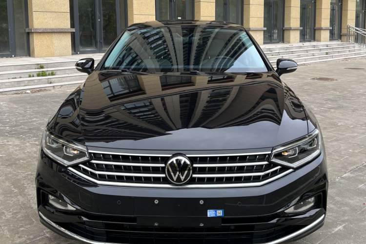 Used Volkswagen Magotan 2023 2 Million Units Commemorative Edition 330TSI DSG Luxury Version Exterior 4
