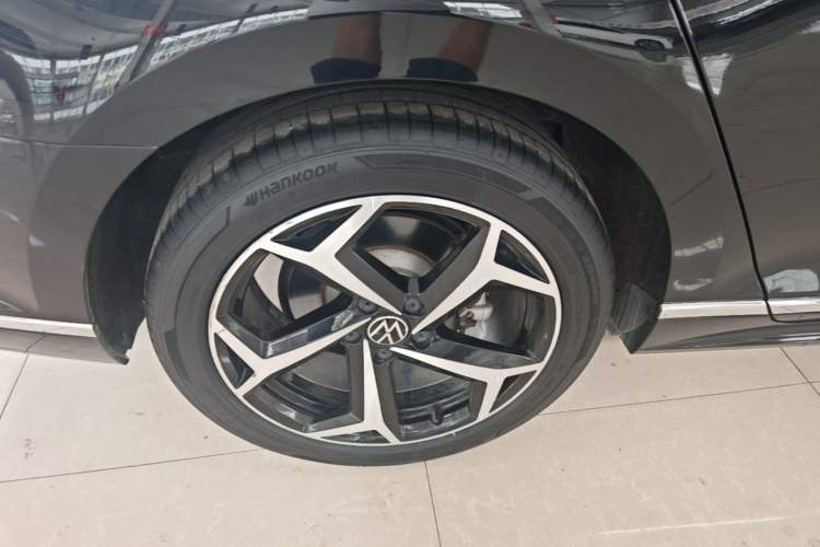 Used Volkswagen Magotan 2023 2 Million Units Limited Edition 330TSI DSG Leading Version Exterior 5