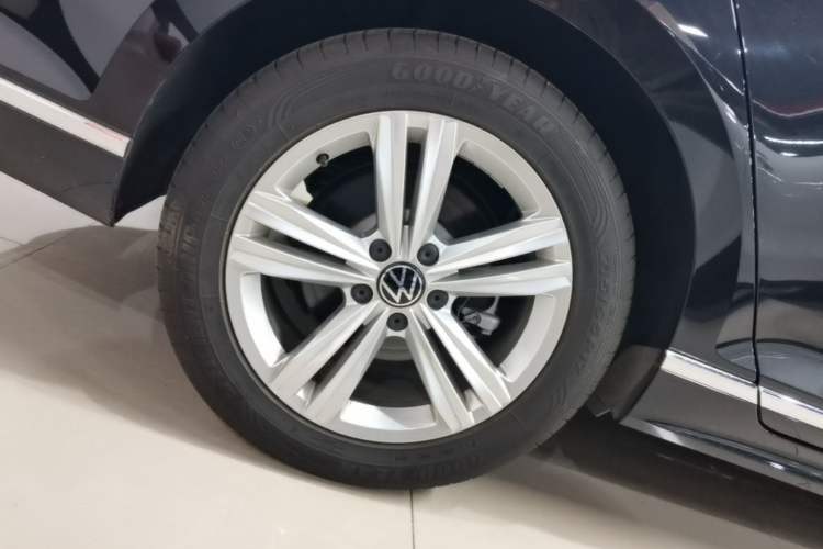 Used Volkswagen Magotan 2023 2 Million Units Limited-Edition 280TSI DSG Comfort Version Exterior 5