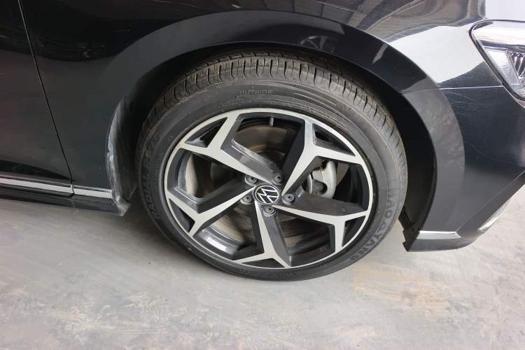 Used Volkswagen Magotan 2023 2 Million Units Limited Edition 330TSI DSG Leading Version Exterior 5