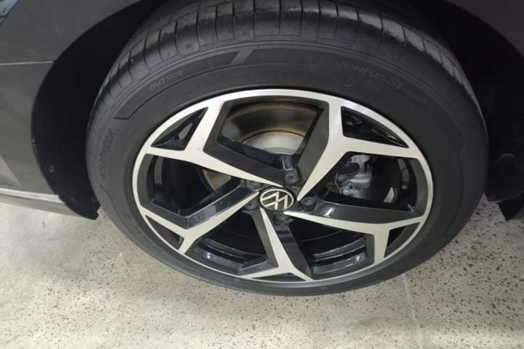 Used Volkswagen Magotan 2023 2 Million Units Limited Edition 330TSI DSG Leading Version Exterior 5