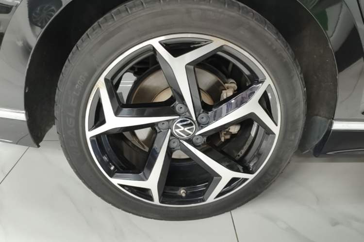 Used Volkswagen Magotan 2023 2 Million Units Commemorative Edition 330TSI DSG Luxury Version Exterior 5