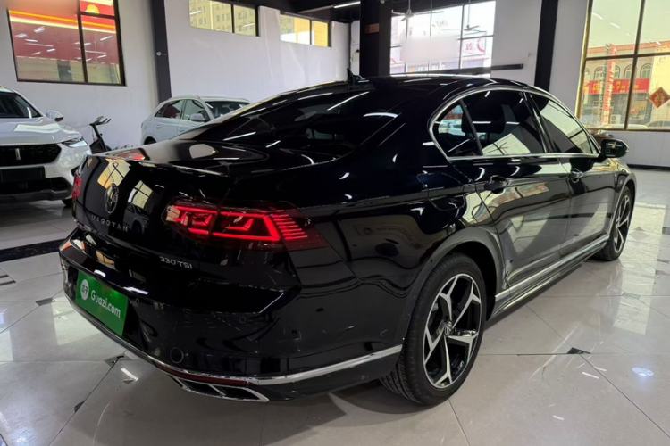 Used Volkswagen Magotan 2023 2 Million Units Limited Edition 330TSI DSG Leading Version Exterior 5