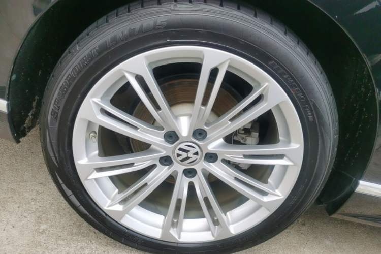 Used Volkswagen Magotan 2023 2 Million Units Limited Edition 330TSI DSG Leading Version Exterior 5