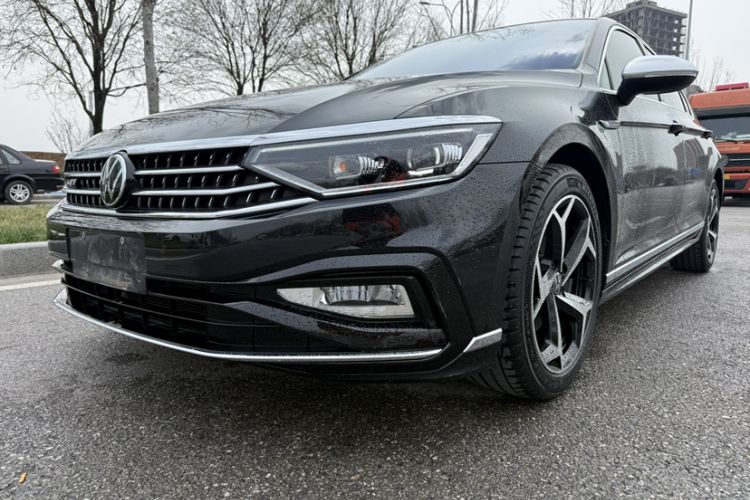 Used Volkswagen Magotan 2023 2 Million Units Limited Edition 330TSI DSG Leading Version Exterior 5