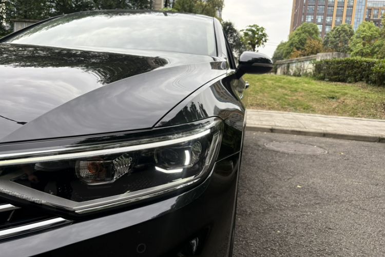 Used Volkswagen Magotan 2023 2 Million Units Limited Edition 330TSI DSG Leading Version Exterior 5