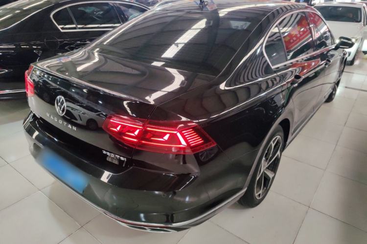 Used Volkswagen Magotan 2023 2 Million Units Commemorative Edition 330TSI DSG Luxury Version Exterior 5