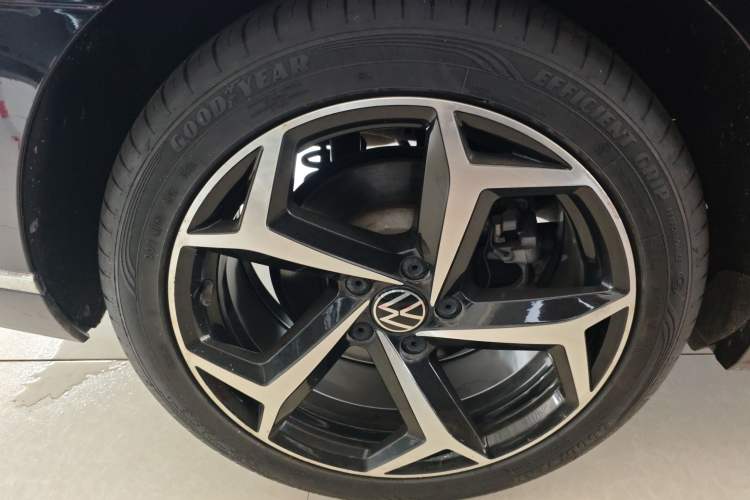 Used Volkswagen Magotan 2023 2 Million Units Limited Edition 330TSI DSG Leading Version Exterior 5