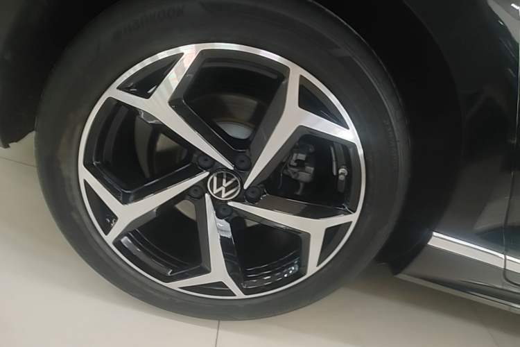 Used Volkswagen Magotan 2023 2 Million Units Commemorative Edition 330TSI DSG Luxury Version Exterior 5