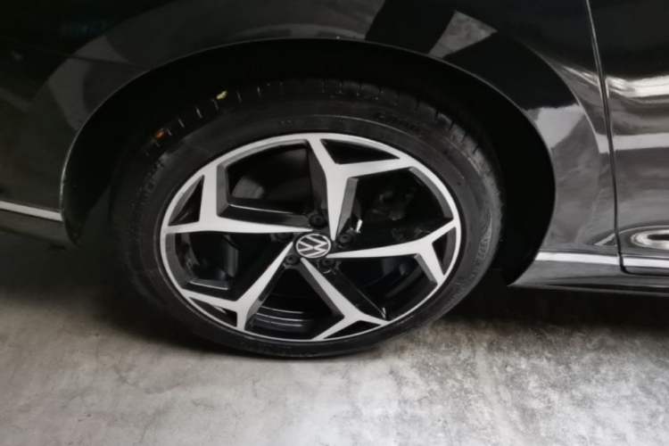 Used Volkswagen Magotan 2023 2 Million Units Limited Edition 330TSI DSG Leading Version Exterior 5