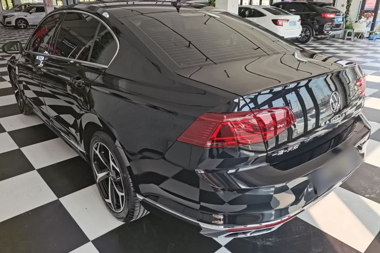 Used Volkswagen Magotan 2023 2 Million Units Commemorative Edition 330TSI DSG Luxury Version Exterior 5