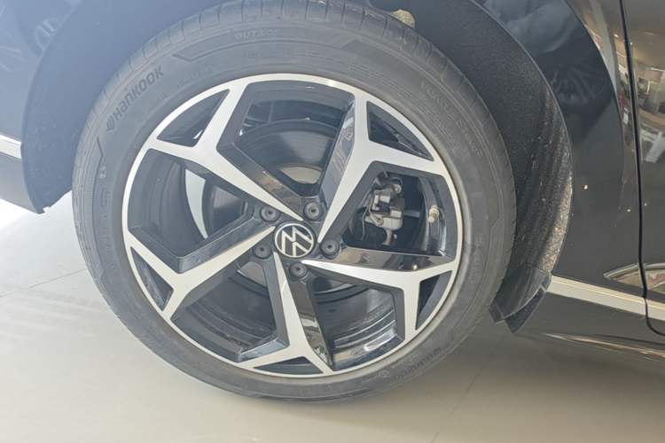 Used Volkswagen Magotan 2023 2 Million Units Commemorative Edition 330TSI DSG Luxury Version Exterior 5