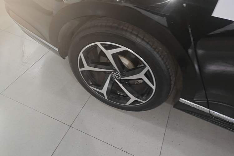 Used Volkswagen Magotan 2023 2 Million Units Limited Edition 280TSI DSG Leading Version Exterior 5