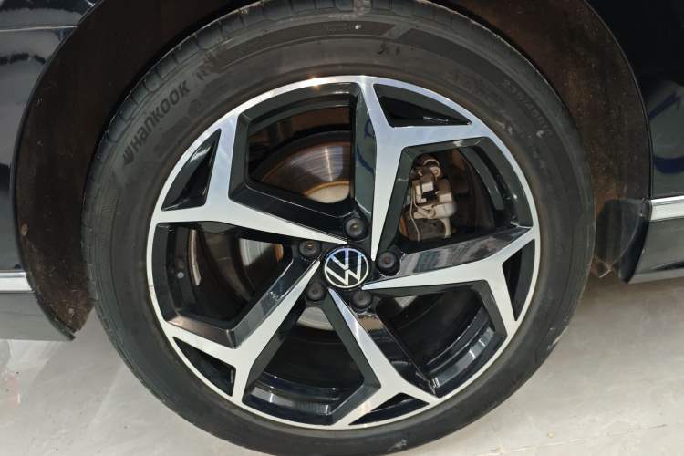 Used Volkswagen Magotan 2023 2 Million Units Limited Edition 330TSI DSG Leading Version Exterior 5