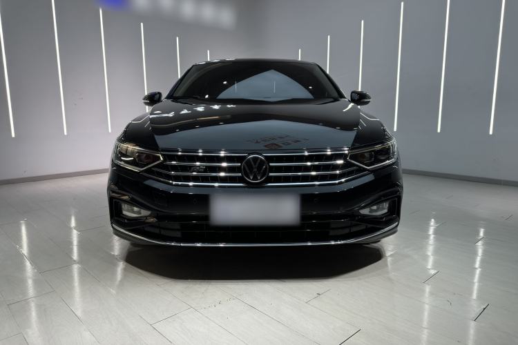 Used Volkswagen Magotan 2023 2 Million Units Limited Edition 330TSI DSG Leading Version Exterior 5