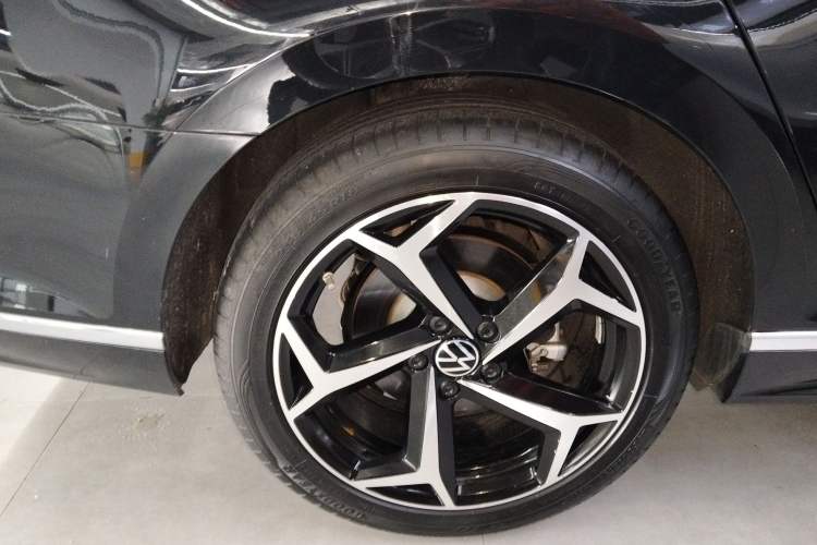 Used Volkswagen Magotan 2023 2 Million Units Commemorative Edition 330TSI DSG Luxury Version Exterior 5