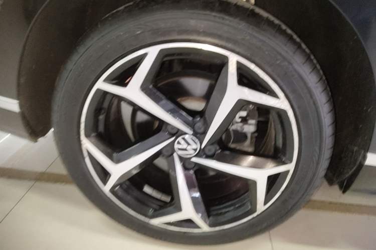 Used Volkswagen Magotan 2023 2 Million Units Limited Edition 330TSI DSG Leading Version Exterior 5