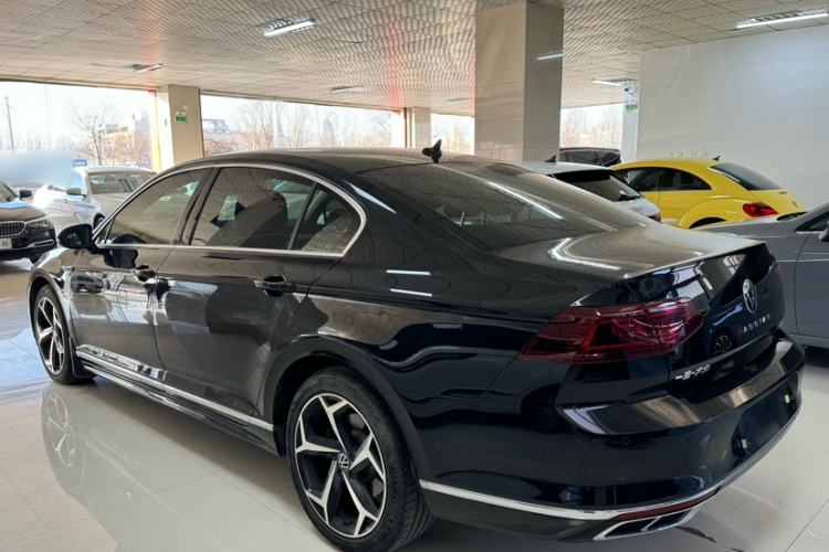 Used Volkswagen Magotan 2023 2 Million Units Commemorative Edition 330TSI DSG Luxury Version Exterior 6