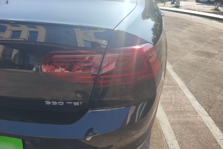 Used Volkswagen Magotan 2023 2 Million Units Commemorative Edition 330TSI DSG Luxury Version Exterior 6