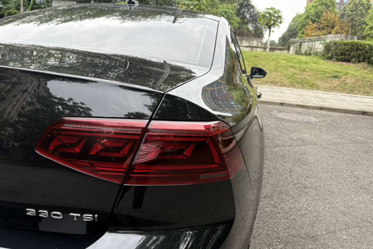 Used Volkswagen Magotan 2023 2 Million Units Limited Edition 330TSI DSG Leading Version Exterior 8