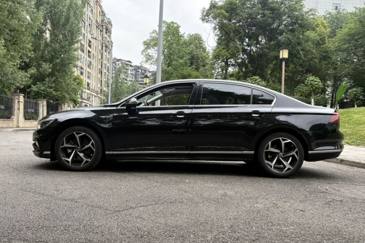 Used Volkswagen Magotan 2023 2 Million Units Limited Edition 330TSI DSG Leading Version Exterior 9