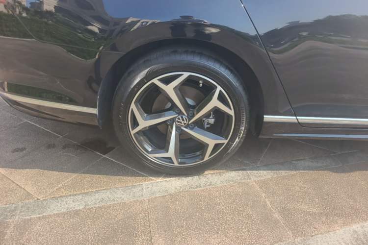 Used Volkswagen Magotan 2023 2 Million Units Commemorative Edition 330TSI DSG Luxury Version Exterior 9