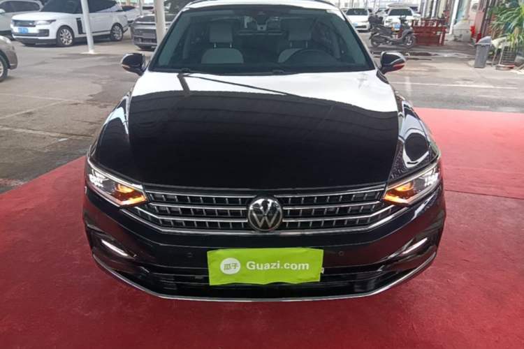 Used Volkswagen Magotan 2023 2 Million Units Commemorative Edition 330TSI DSG Luxury Version Front