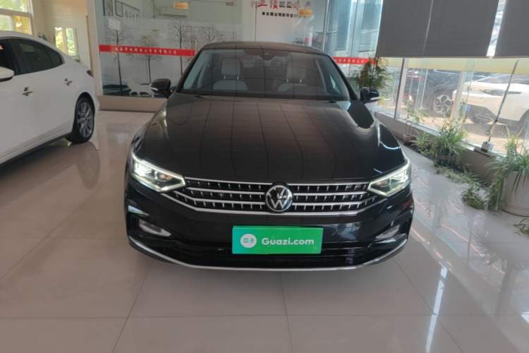 Used Volkswagen Magotan 2023 2 Million Units Commemorative Edition 330TSI DSG Luxury Version Front
