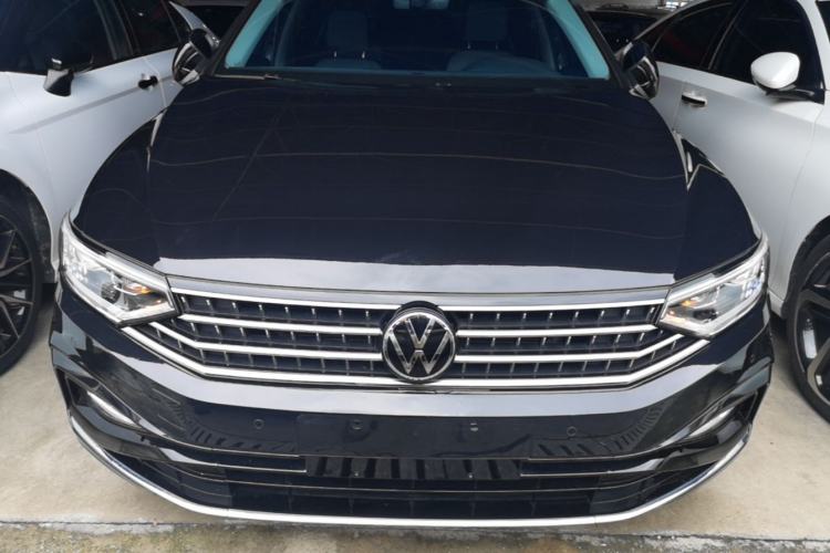 Used Volkswagen Magotan 2023 2 Million Units Limited Edition 330TSI DSG Leading Version Front