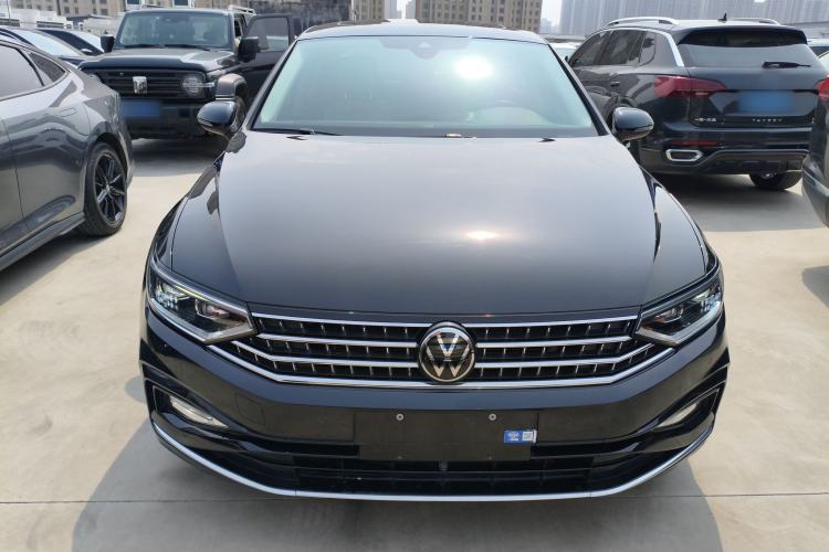 Used Volkswagen Magotan 2023 2 Million Units Commemorative Edition 330TSI DSG Luxury Version Front