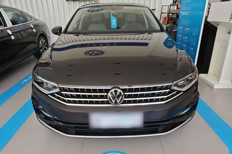 Used Volkswagen Magotan 2023 2 Million Units Limited Edition 330TSI DSG Leading Version Front