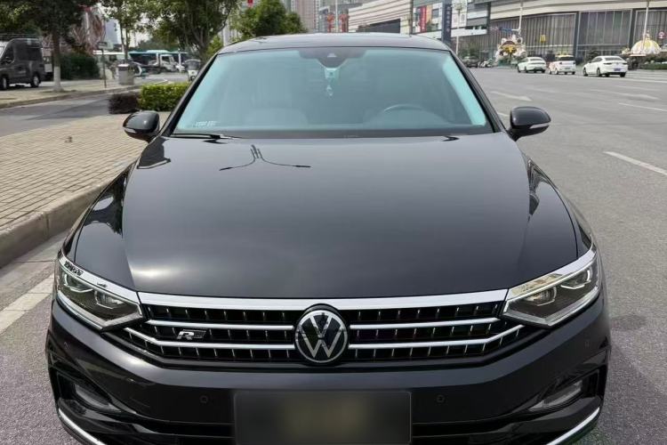 Used Volkswagen Magotan 2023 2 Million Units Commemorative Edition 330TSI DSG Luxury Version Front